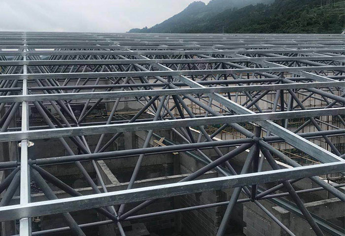 齐齐哈尔仁怀冠英学校艺体楼网架